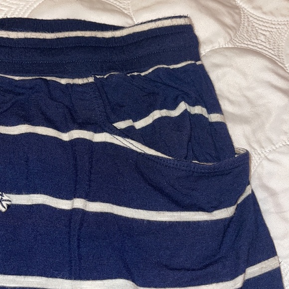 Max Studio Striped Knee Length Skirt W/ Pockets - Picture 4 of 8